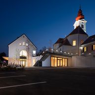 Gemeindeamt und Kirche 2018