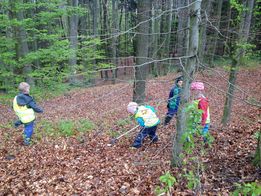 Fleissige SammlerInnen beim Frühjahrsputz