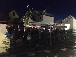 Adventstimmung am Kirchplatz Allerheiligen