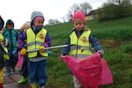 Fleissige SammlerInnen beim Frühjahrsputz