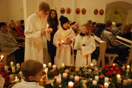 Adventkranzweihe in der Pfarrkirche