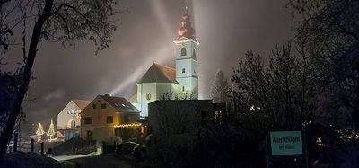 Blick zum Gemeindeamt und der Pfarrkirche @Reinhard Vidovitsch